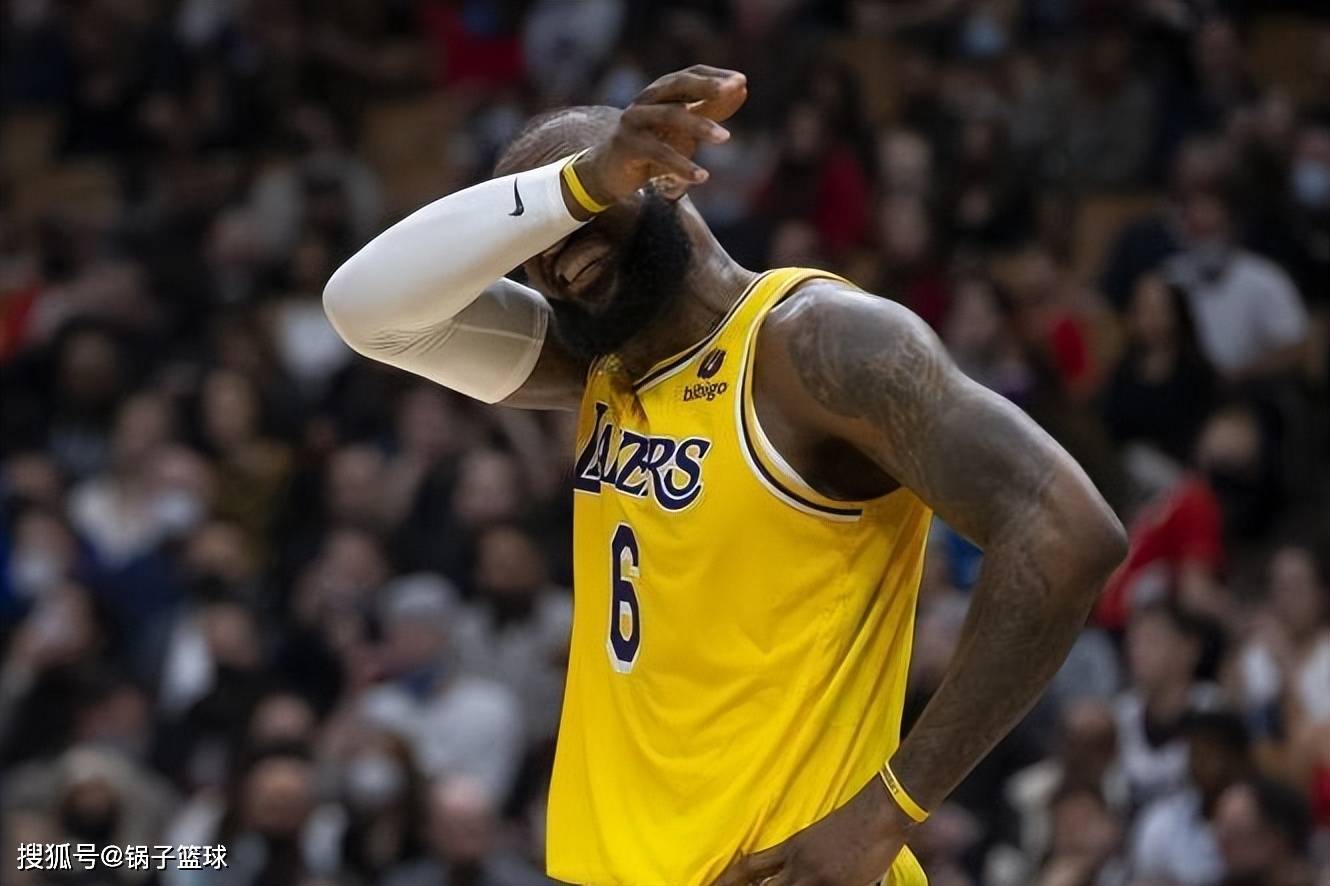 乐鱼体育官网包含湖人怒砍31分上海久事今晚复出首秀，身体对抗强度瞬间刷屏的词条