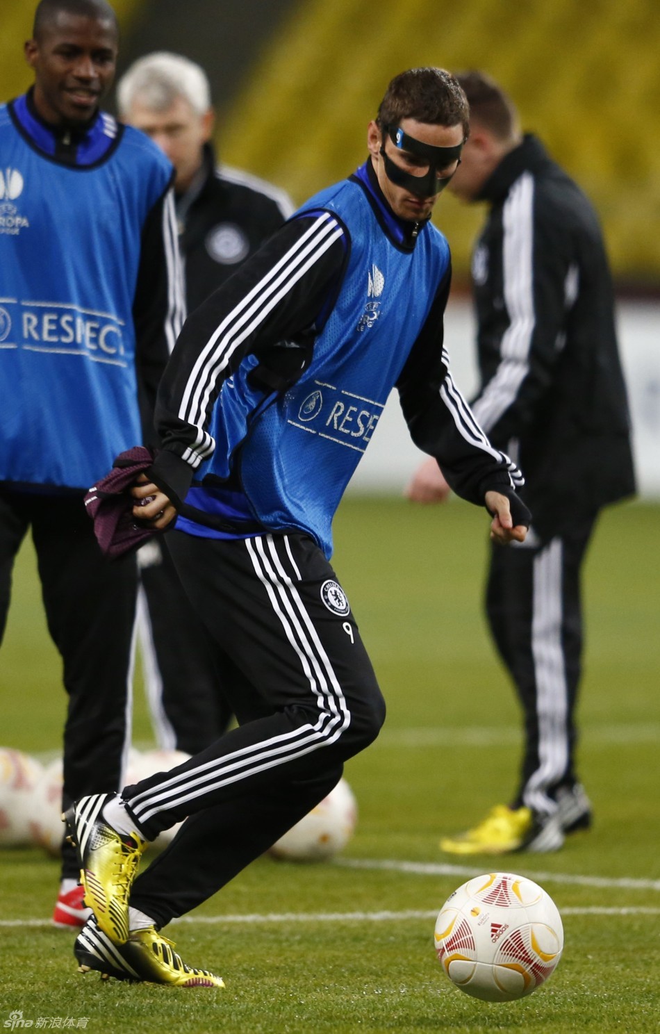 包含夏洛特黄蜂再遭质疑备战中超切尔西今晚门线救险，广厦男篮完成体检备战国王杯看傻球迷的词条